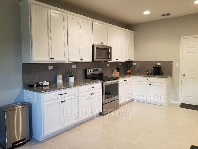 Foto del edificio - 12086 Canyon Rock Ln
