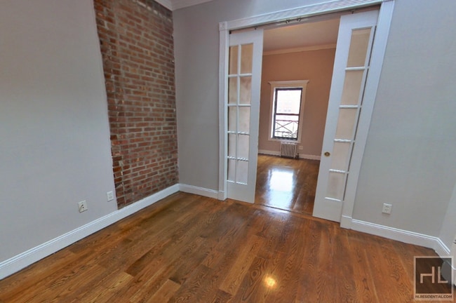 Building Photo - Tenth Avenue