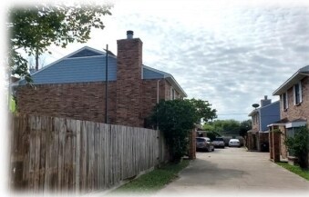 Building Photo - Carousel Lane Townhomes