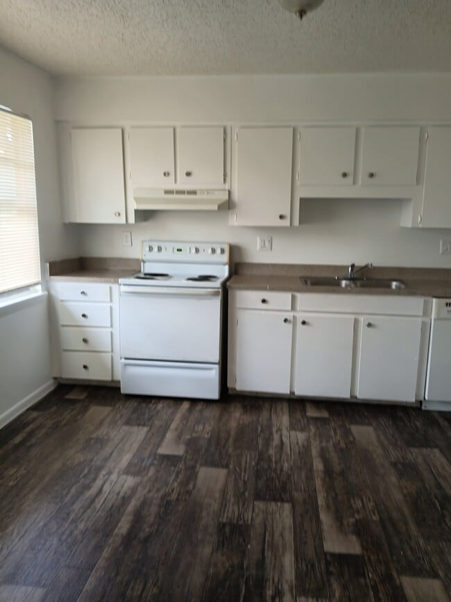 Foto del edificio - 3215 Baird Ave