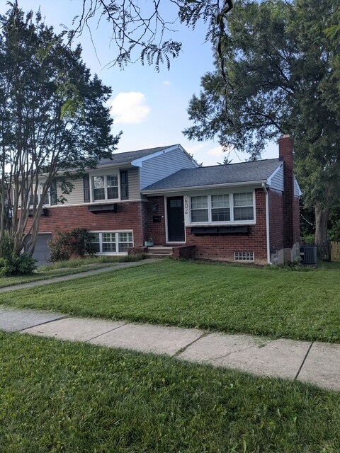 Foto del edificio - 604 Goucher Blvd