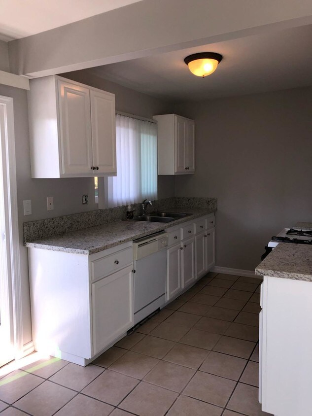 Foto principal - 7471 Artesia Blvd