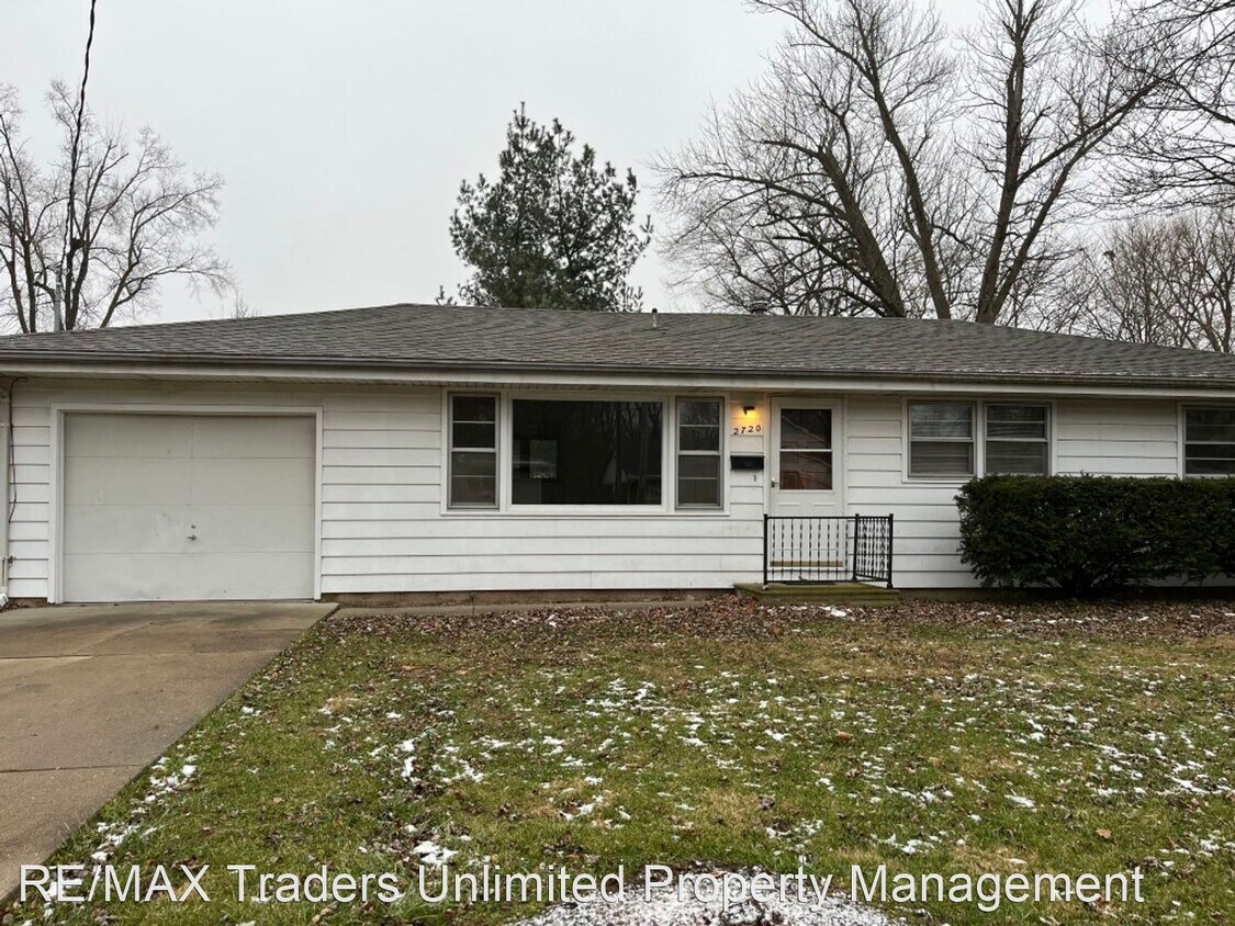 2720 W Scenic Dr, Peoria, IL 61615 House Rental in Peoria, IL