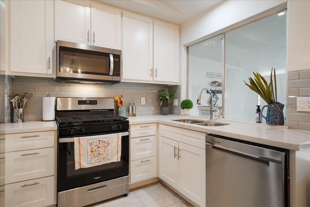 Foto principal - 6400 S Meadows Blvd
