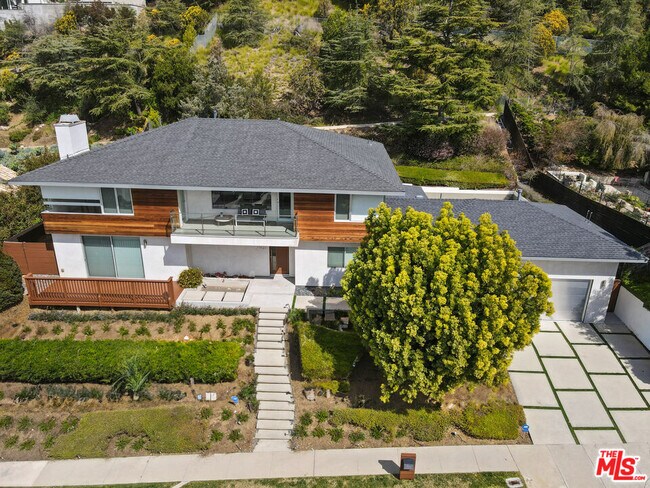 Building Photo - 7927 Oceanus Dr