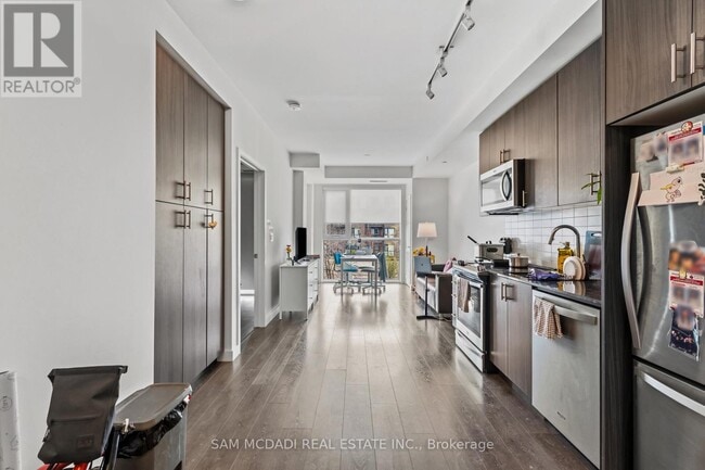 Building Photo - 210 Sabina Dr