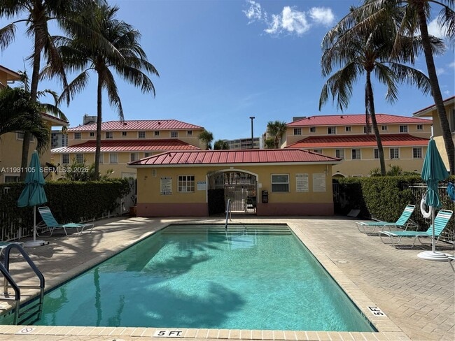 Building Photo - 2032 NE 167th St