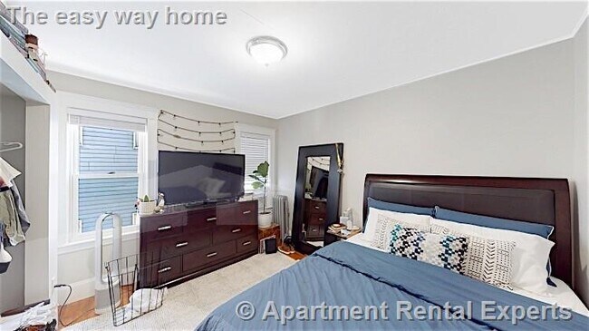 Building Photo - 243 Summer St