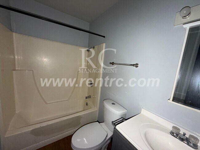 Building Photo - 1214 James-