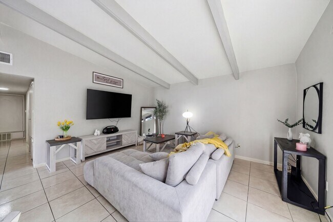 Foto del edificio - 4102 Sherwood Ln