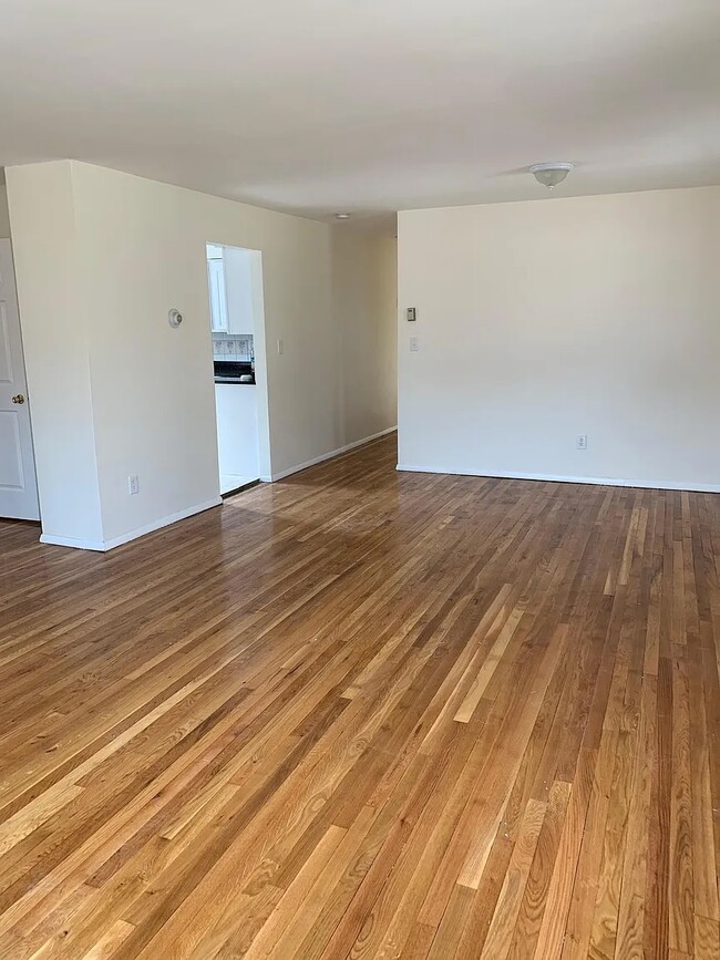 Building Photo - 119 Jackson Ave