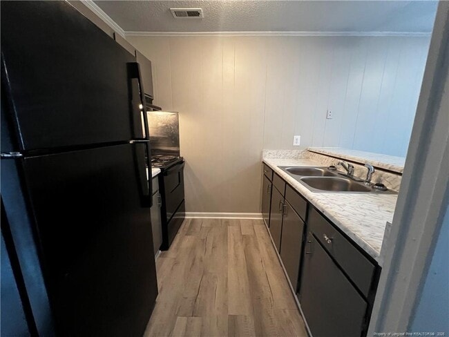 Building Photo - 5850 Century Oaks Dr