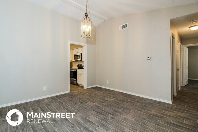 Building Photo - 1638 Chisolm Trail