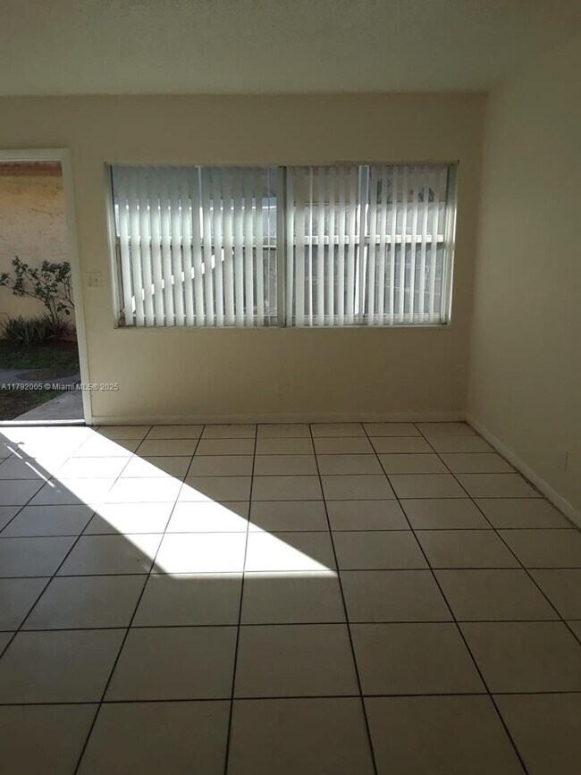 Foto del edificio - 5404 NW 24th Ct