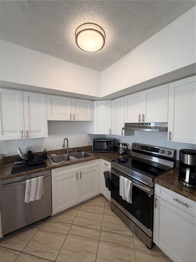 Foto del edificio - 5077 NW 7th St