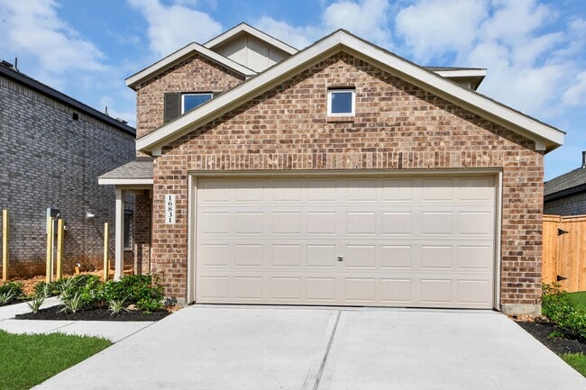 Building Photo - 16831 Spotted Oak Dr