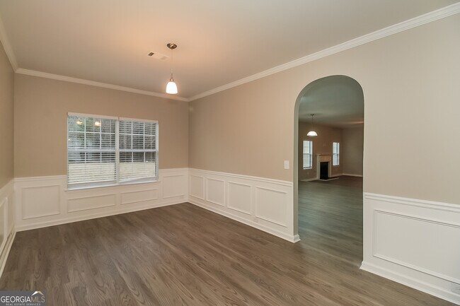 Building Photo - 6880 Estepona St