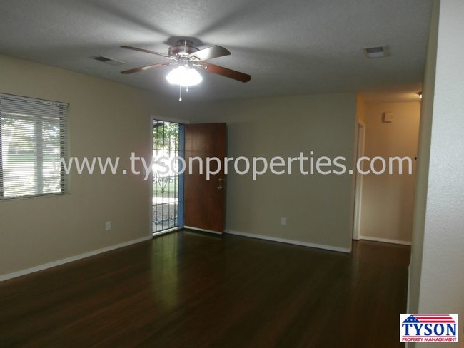 Building Photo - 2025 Alvarado Dr NE