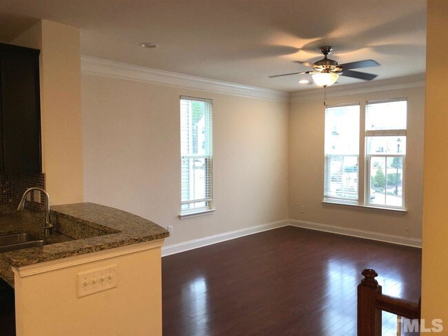 Building Photo - 635 Berry Chase Way