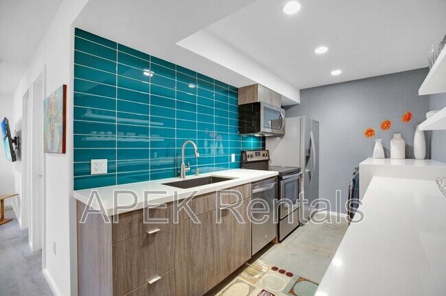 Building Photo - 353 N Hermosa Dr