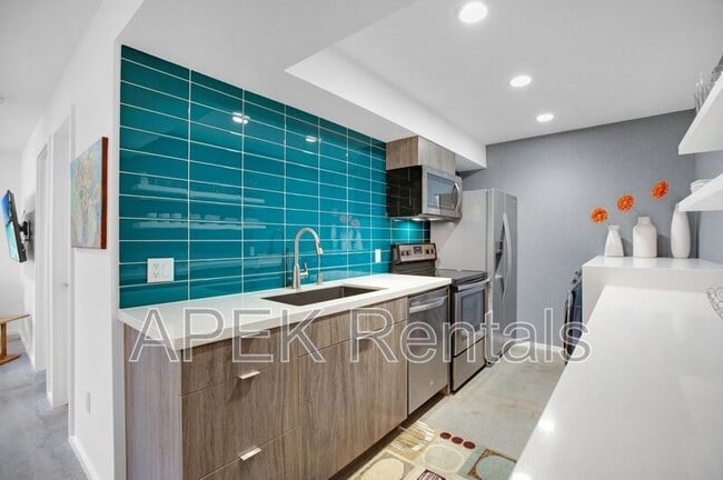 Foto del edificio - 353 N Hermosa Dr