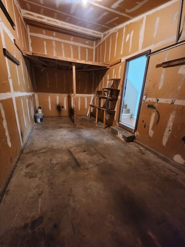 Building Photo - TB2805