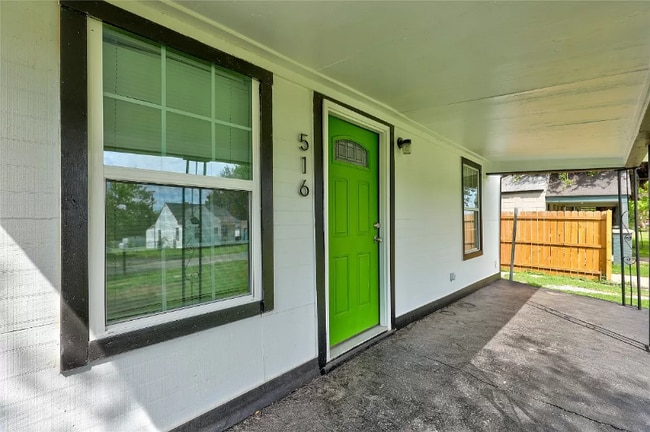 Building Photo - 516 W Martin St