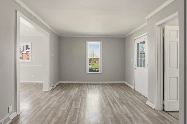 Building Photo - Updated 3BR Home with New Kitchen & 2-Car Garage