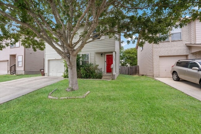 Photo - Easy Living on Amber Ledge House