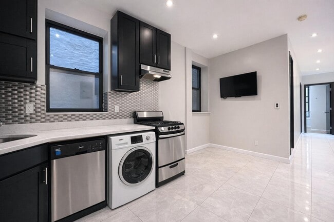 Building Photo - 961 Columbus Ave