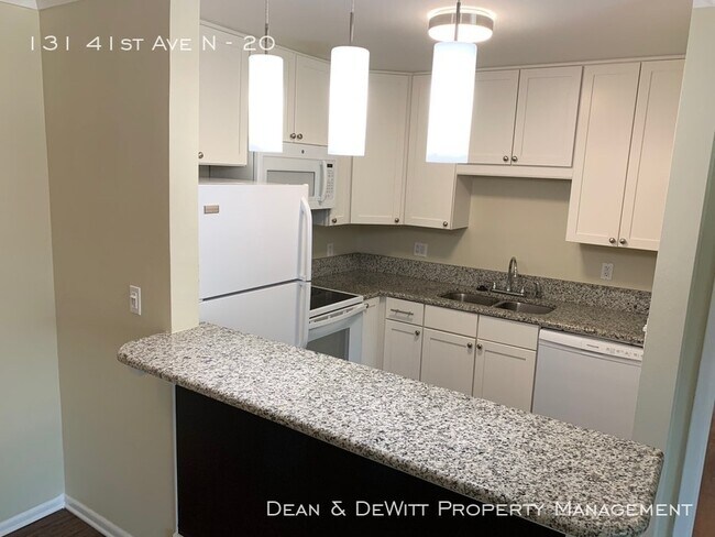 Foto del edificio - 2 Bed/2 Bath - Unit 31