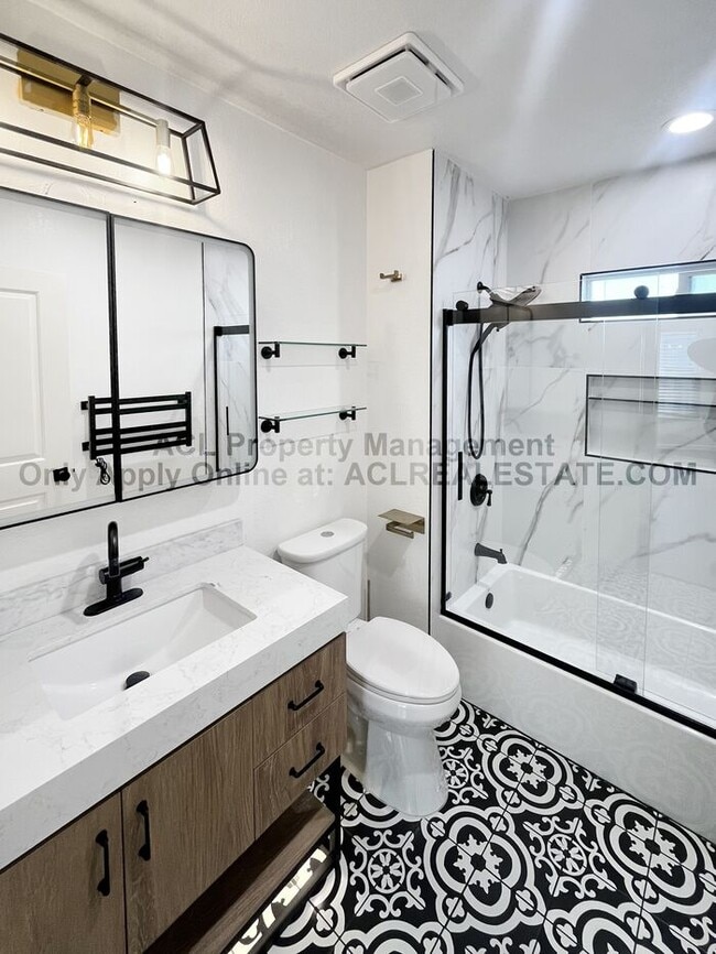 Building Photo - 2 Houses, 1 Price. Nicely Updated Single Family Home with ADU