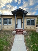 Building Photo - 1522 D St