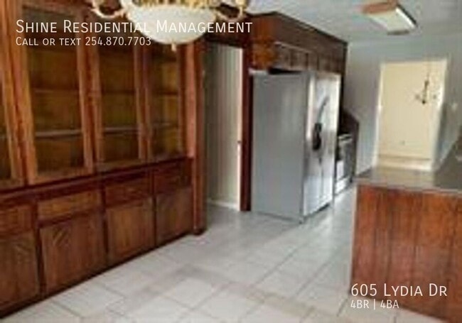 Building Photo - 605 Lydia Dr