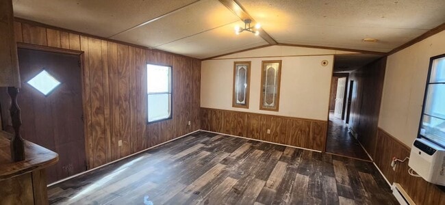 Building Photo - Cozy 2 Bedroom, 1 Bathroom Rental Home