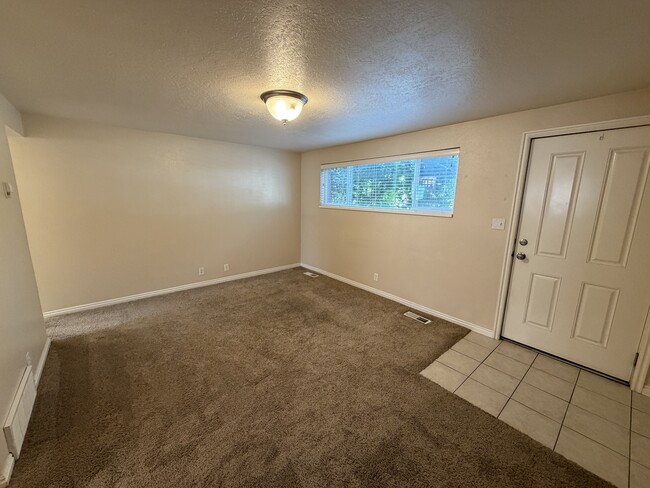 Building Photo - 1633 S 740 E