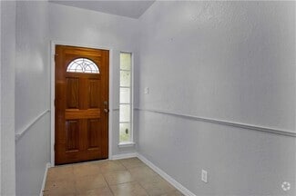 Building Photo - 2614 Bradley Ln