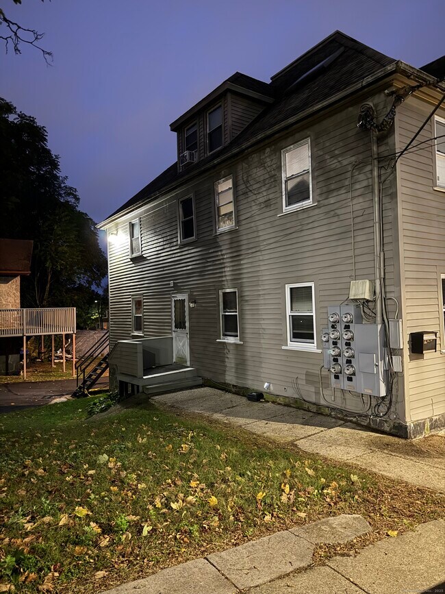 Building Photo - 20 Garvin St