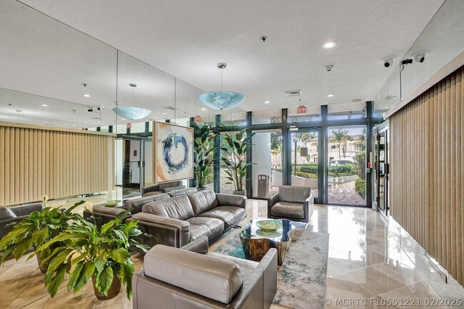 Building Photo - 1361 S Ocean Blvd