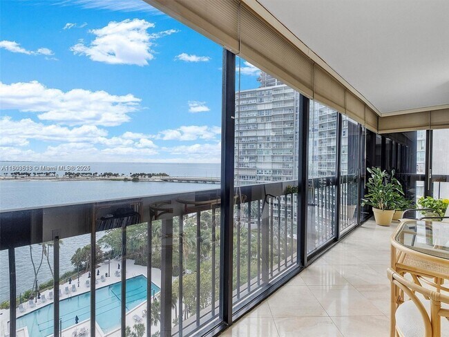 Foto del edificio - 2333 Brickell Ave