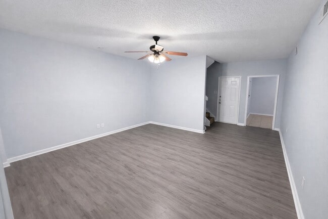 Foto del edificio - 800 N San Jacinto St