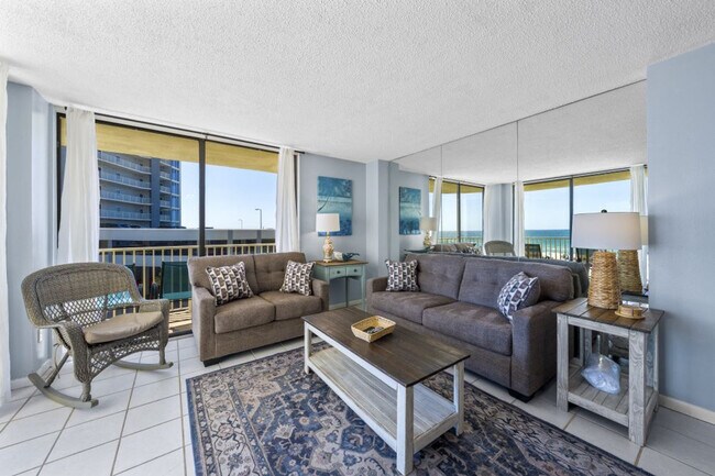 Building Photo - 505 E Beach Blvd