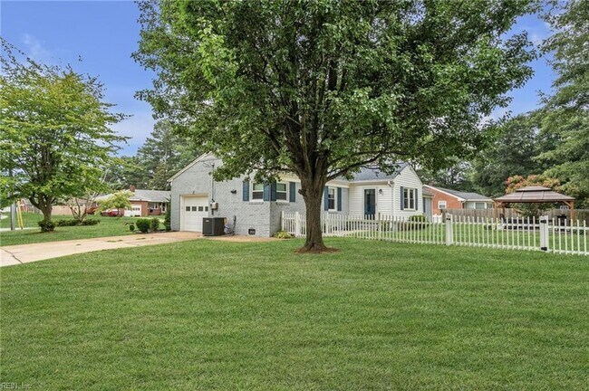 Building Photo - 5800 Barberry Ln