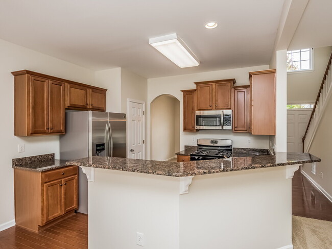 Building Photo - 3067 Woodbridge Ln