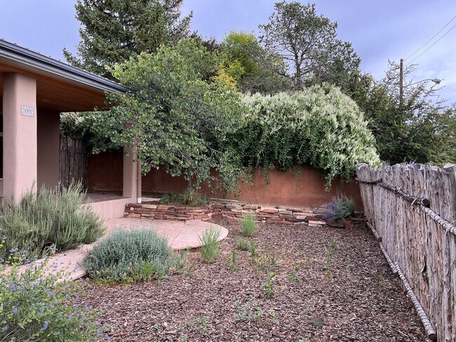 Building Photo - 304 Lomita Street
