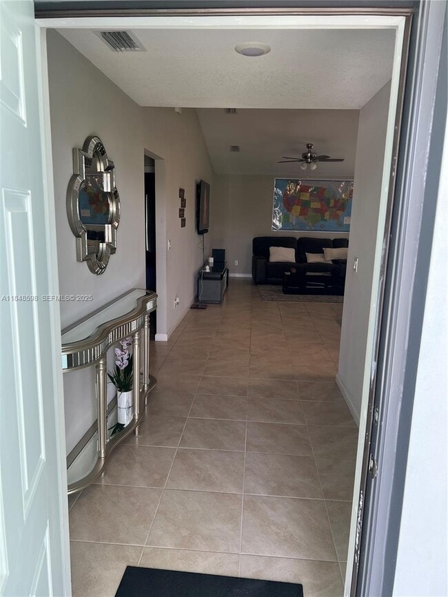 Building Photo - 172 SW Langfield Ave