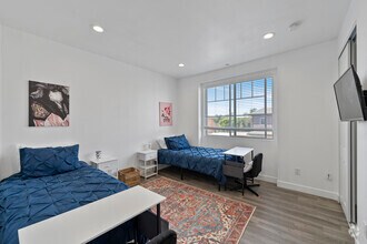 3BR, 3BA - 1,317SF - Avalon