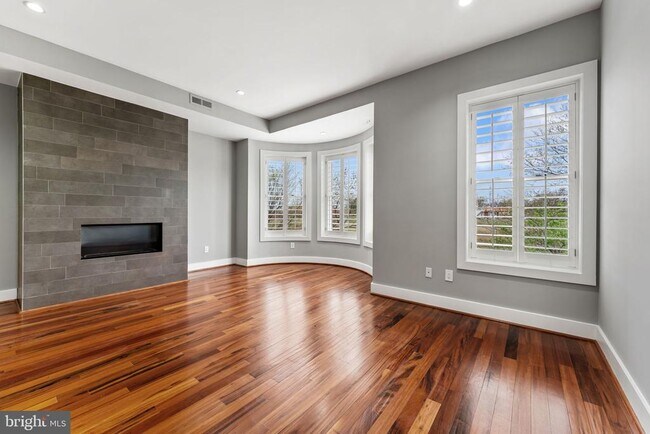 Foto del edificio - 2421 1st St NW