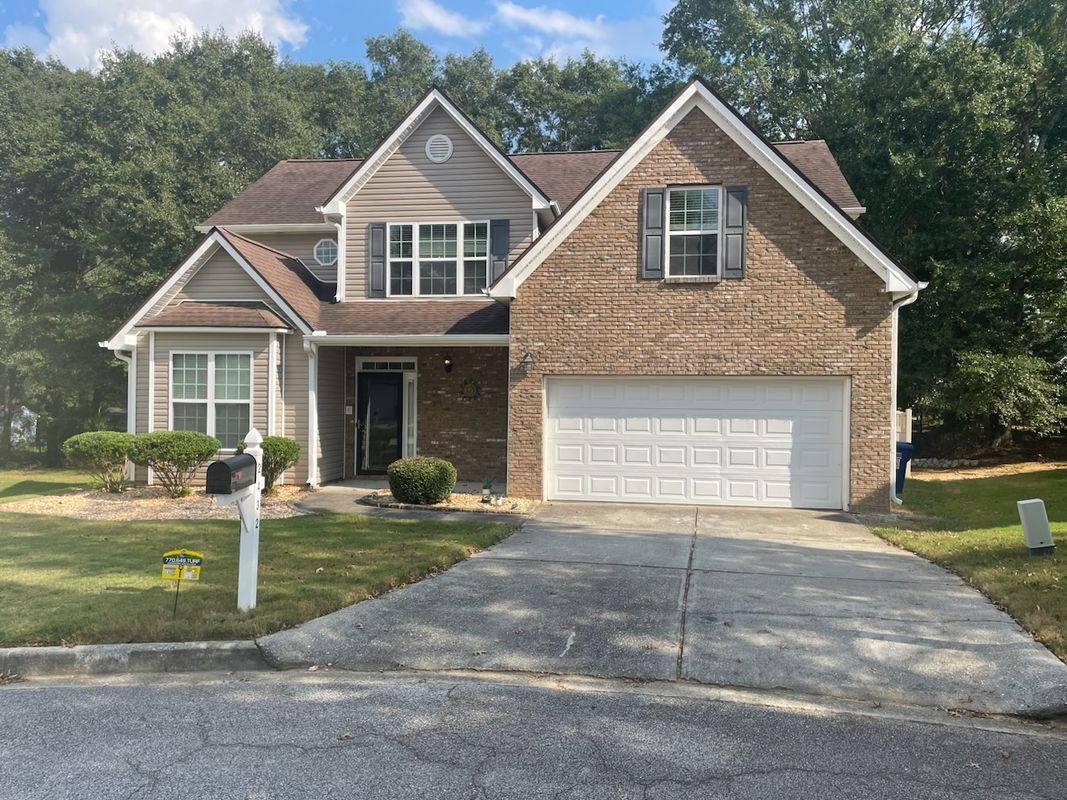 Foto principal - 2432 Temple View Dr