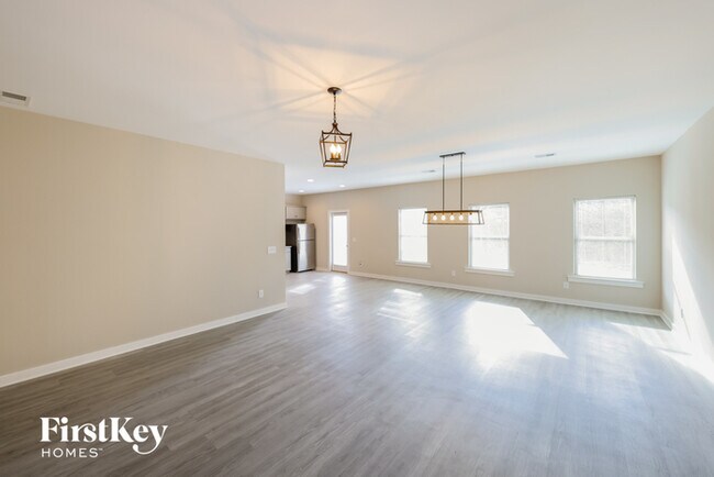 Foto del edificio - 267 Lakewood Ln